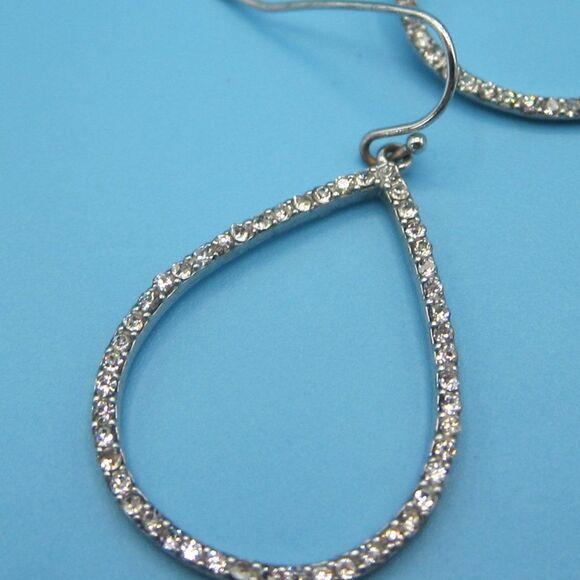 📦 Rhinestone tear drop earrings Pre-owned - Picture 3 of 4